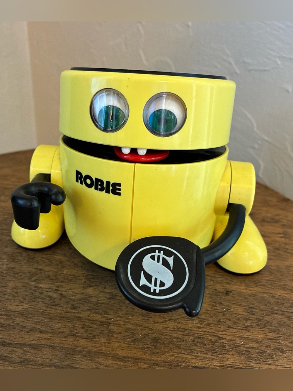 Robie the robotic banker Radio Shack 1980’s not working